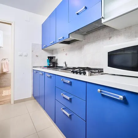 Anna Apartment *