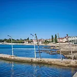 Anna Zambratija (Istria)